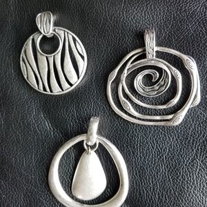 Premier Designs Necklace & Magnetic Clasp Pendants